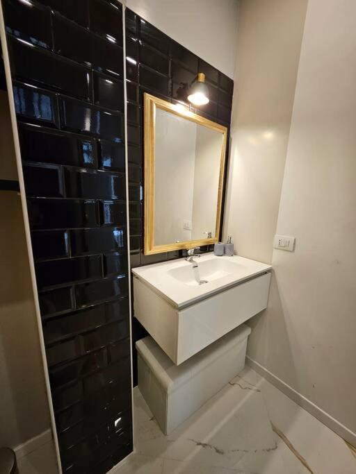 Covent Garden Apartment กาญารี ภายนอก รูปภาพ